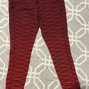 Brand new NWOT XL nike leggings pants red black women’s